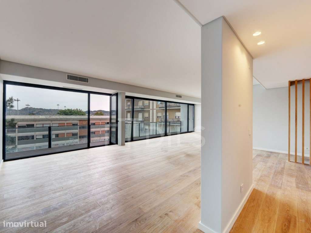 Apartamento T3+1 Duplex com terraço, estacionamento e arrecadação e... - Grande imagem: 3/58