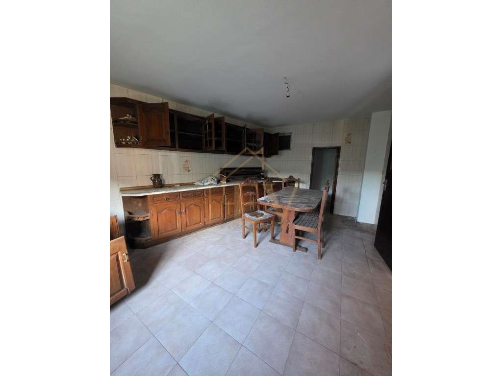 Moradia T3+T3+T2 em Gandarela - Guimarães-17