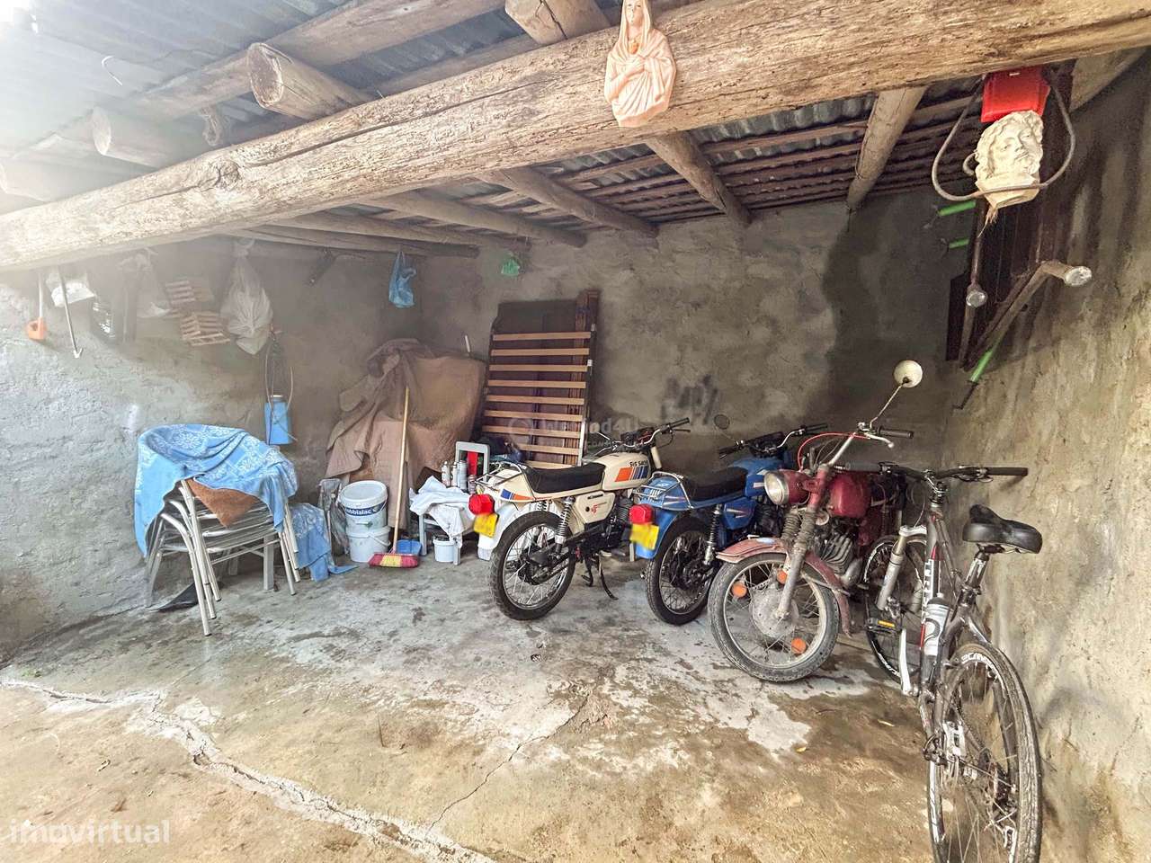 Moradia T3 habitável c/ Quintal e Enorme Potencial de Transformação –-46