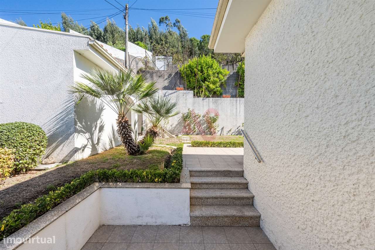 Moradia T5 com Vista Deslumbrante sobre a Cidade de Vizela-9