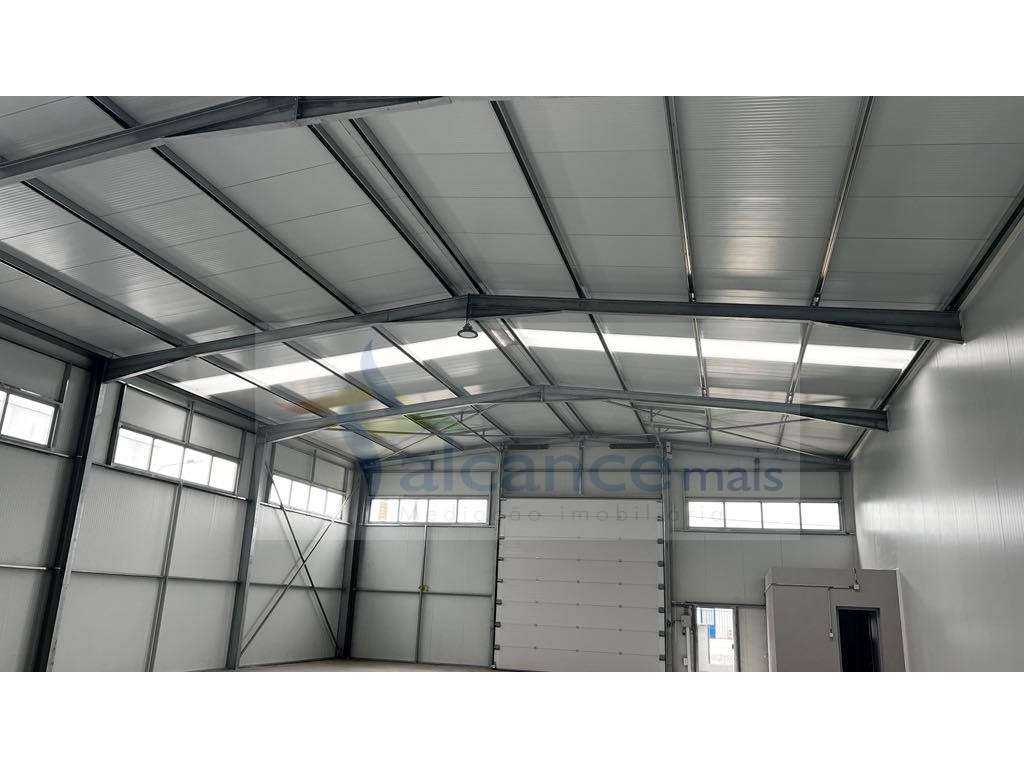 Armazém com construção recente em Vila Nova de São Bento I Possibil... - Grande imagem: 2/11