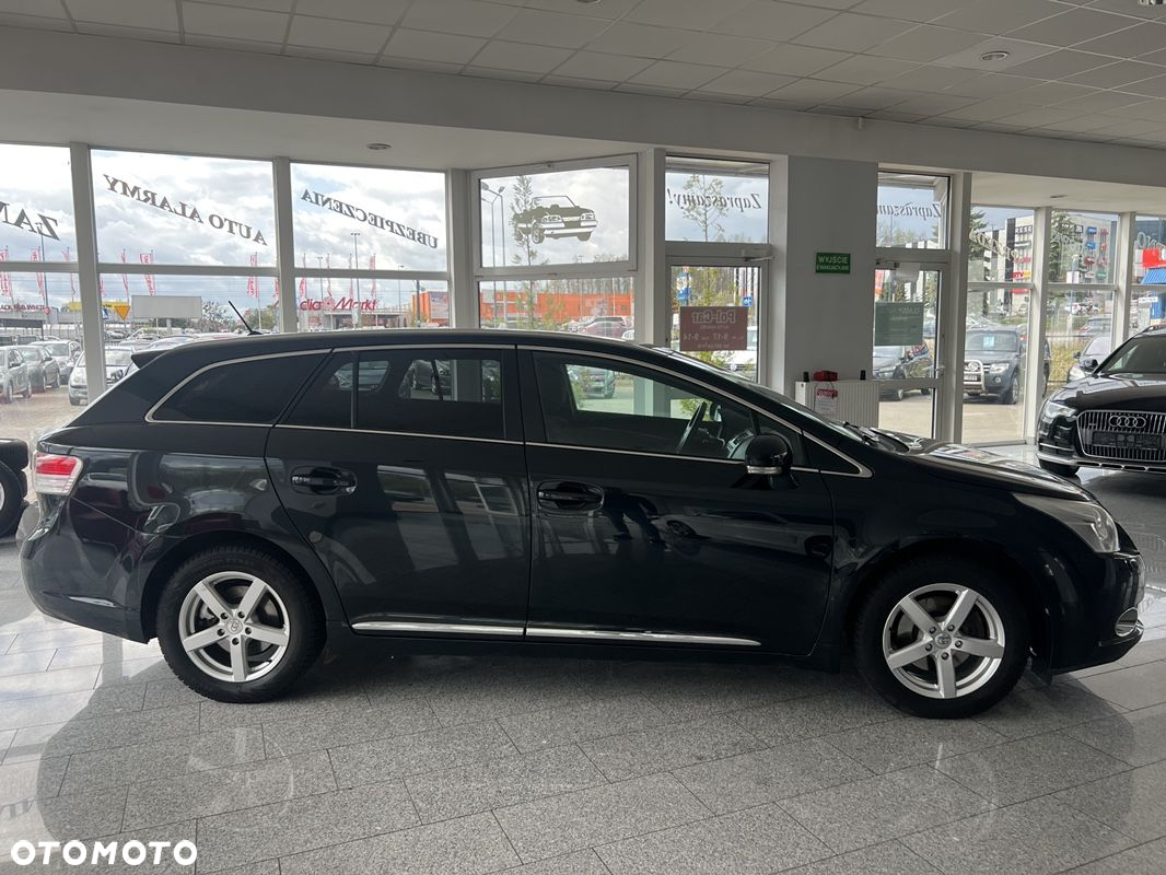 Toyota Avensis 2.0 D-4D Sol plus+NAVI - 6