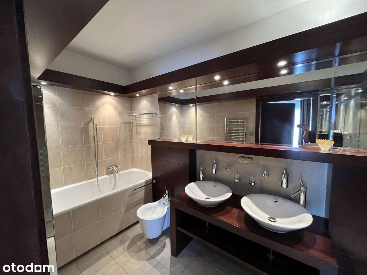 Obiekt hotelowo-sportowy - Hotel Groclin-3