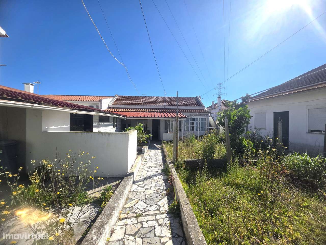 Lote de Terreno com Moradia – Oportunidade de Investimento-32