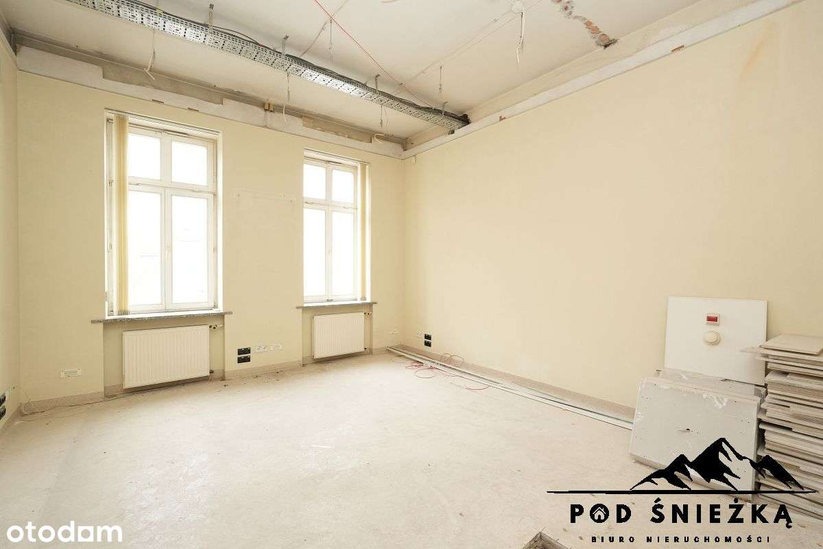 Dwie kamienice przy przejściu granicznym - tylko 2-4