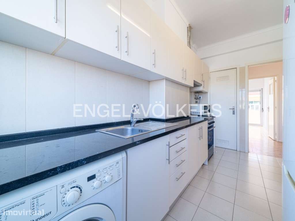 Luminoso apartamento com 4 quartos e varanda no Beato-11