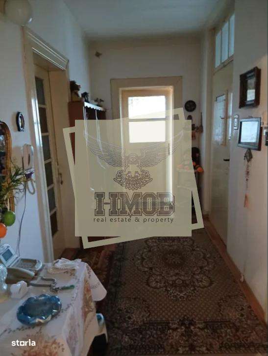 Casa cu 6 camere direct la strada pe Calea Dumbravii - Imagine principală: 2/6