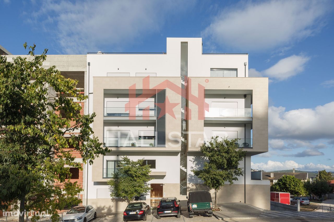 Apartamento T2 / Semi-novo / Garagem Fechada / Guimarota