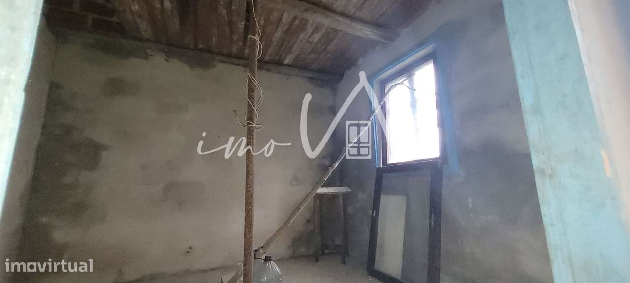Moradia T2 para recuperar - Grande imagem: 4/10