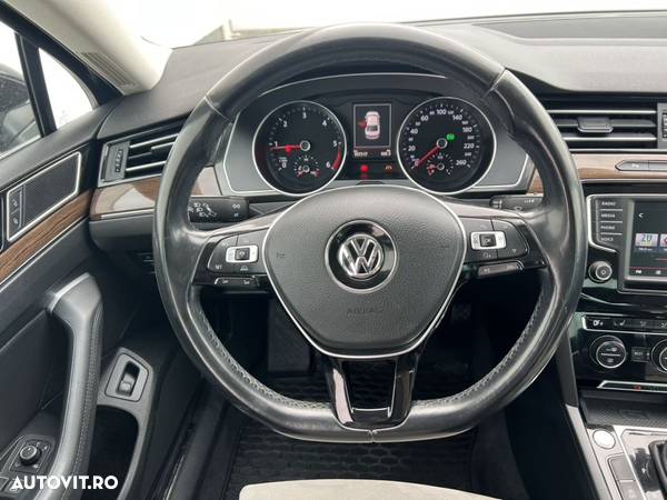 Volkswagen Passat 2.0 TDI DSG 4Motion Highline - 8