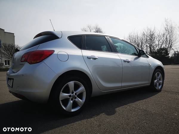 Opel Astra IV 1.4 T Edition 150 - 10