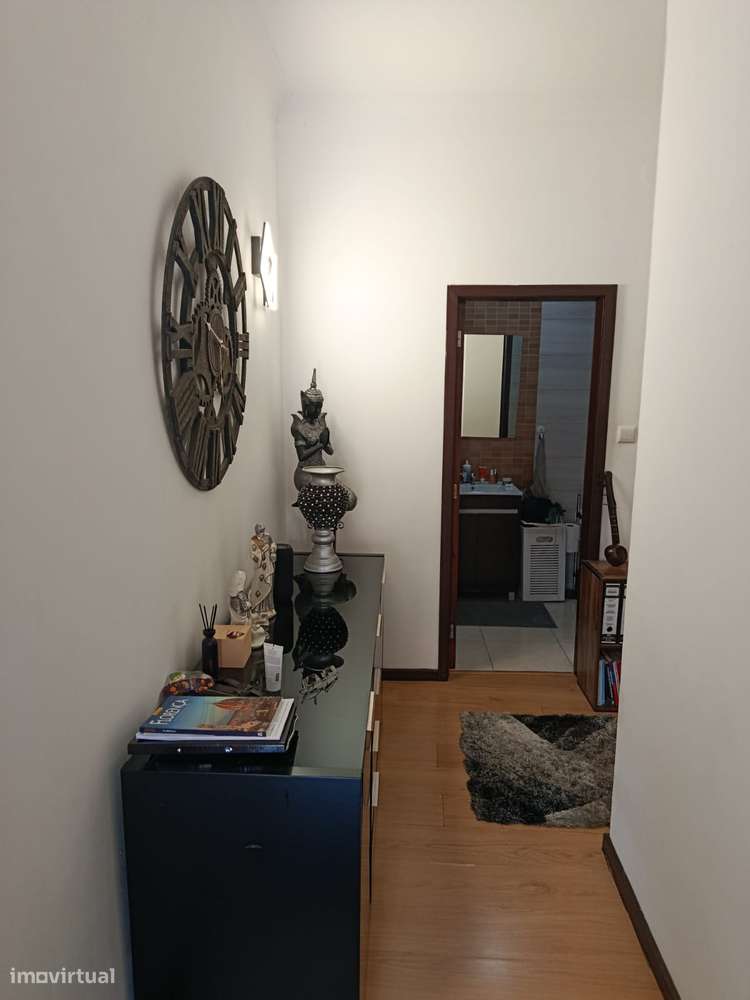 Excelente T2 + 2 Garagens Fechadas-11