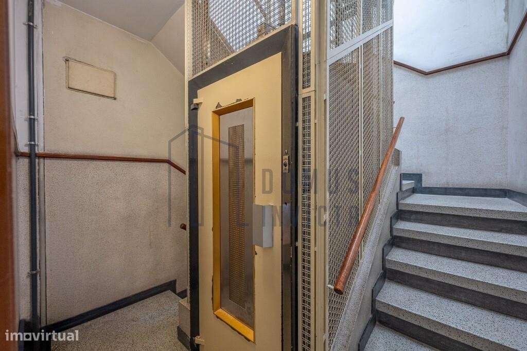 T2 remodelado com duas varandas e lugar de garagem | Zona da Boavista-32