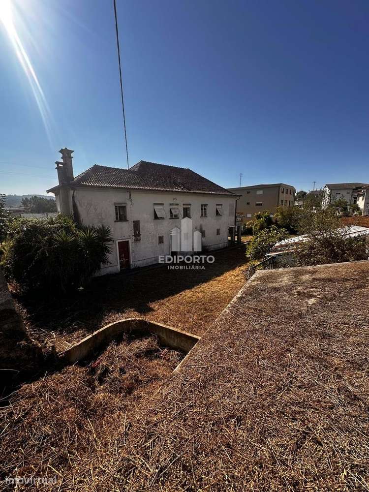 Moradia e Terreno com 3.000 m² em Lordelo- Paredes-23
