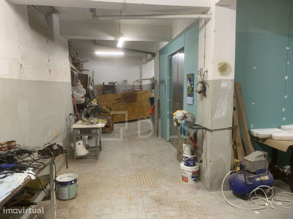 Armazém com 194 m2 em Campo de Ourique com rendimento - Grande imagem: 5/18
