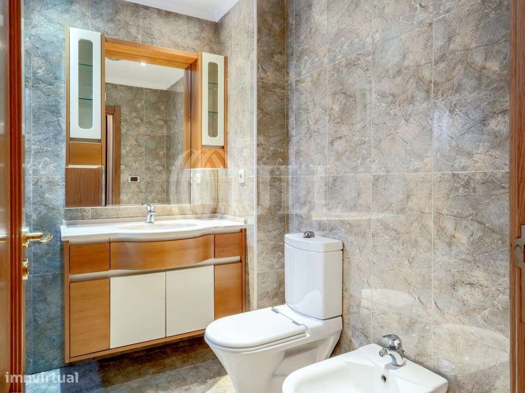 Apartamento T4, com terraço e estacionamento, em Lisboa-15