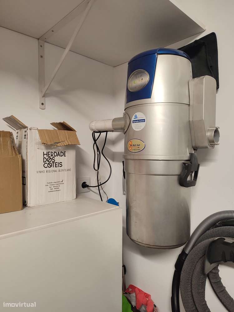 Moradia T4 (2 suites),cond. fechado, piscina, campo de jogos e ginásio-57