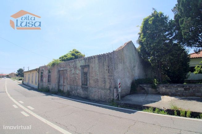 Moradia Térrea para reabilitar em Silvalde com Terreno de 841 m²-1