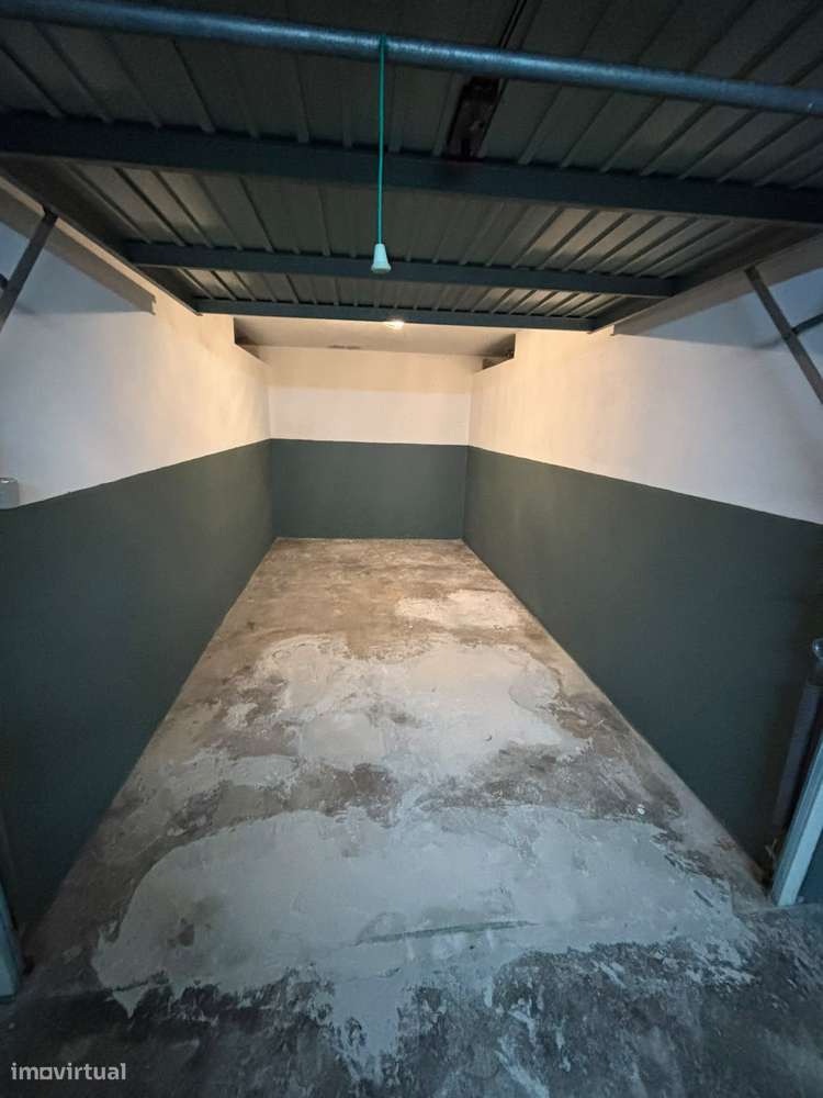 T1 Renovado com Garagem Fechada e Varandas, Vilar de Andorinho-8