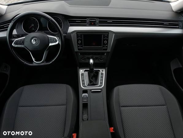 Volkswagen Passat 2.0 TDI EVO Essence DSG - 26