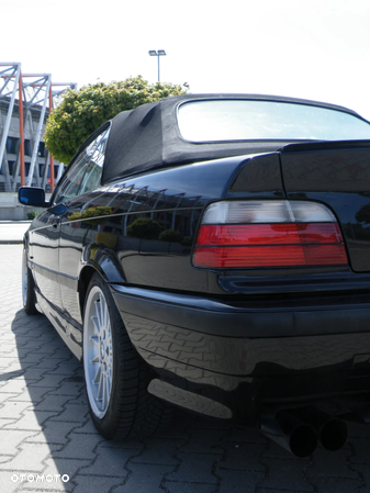 BMW Seria 3 320i Cabriolet - 9