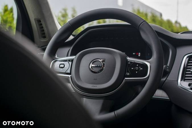 Volvo XC 90 - 21