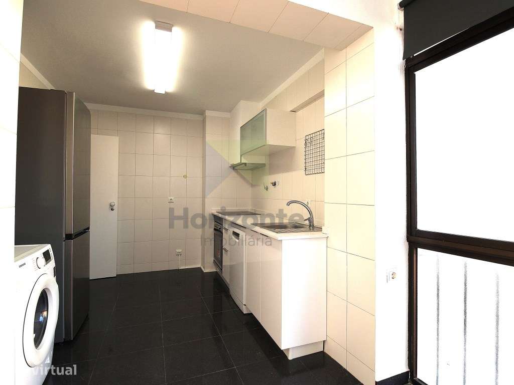 Apartamento T3 com Excelentes Áreas e Luminosidade - Campo Grande - Grande imagem: 2/30