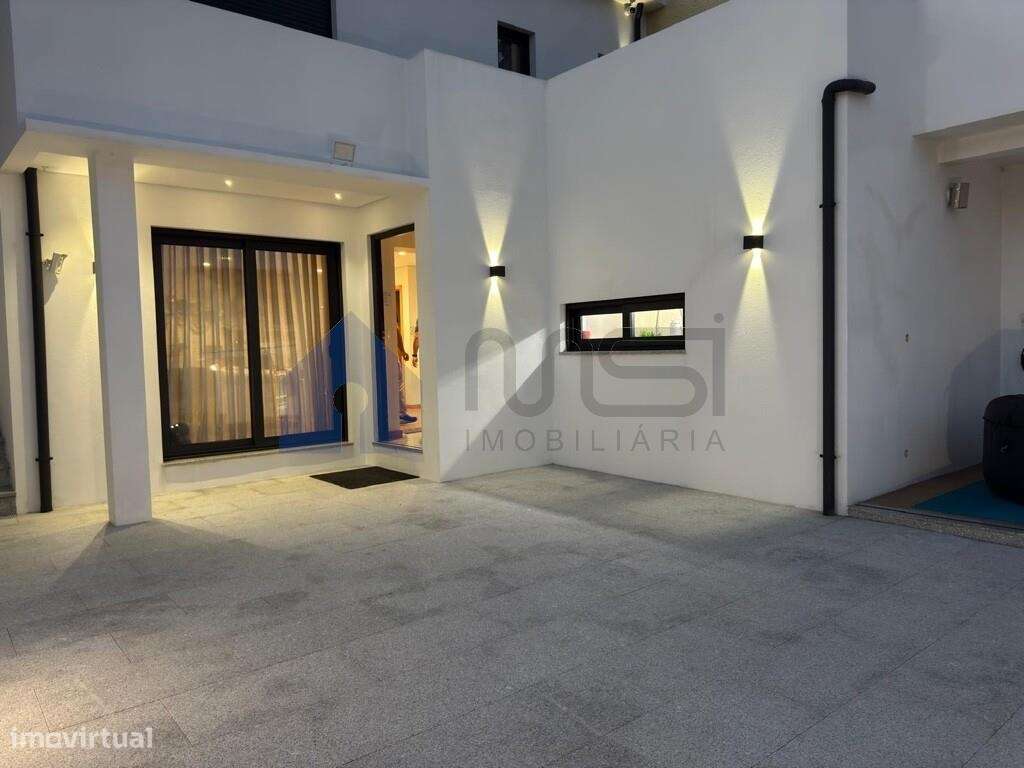 Moradia T3 em Matosinhos — Conforto e Elegância-0