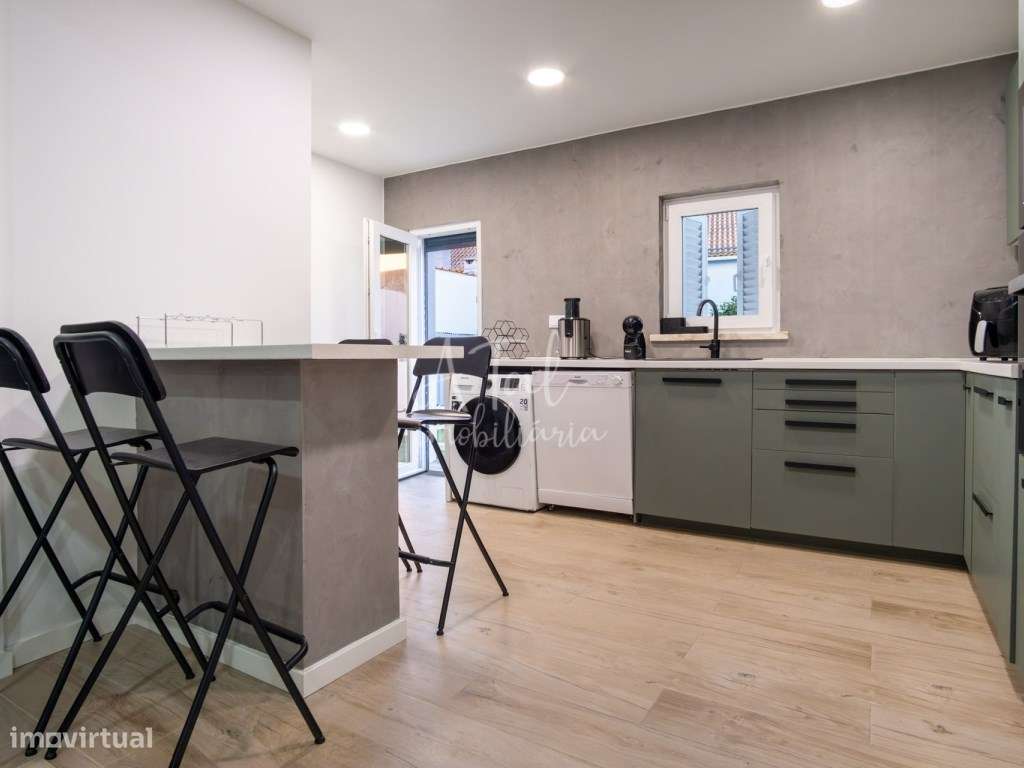 Moradia T6 com piscina e três suítes na Quinta do Abrantes | Uma no...-7
