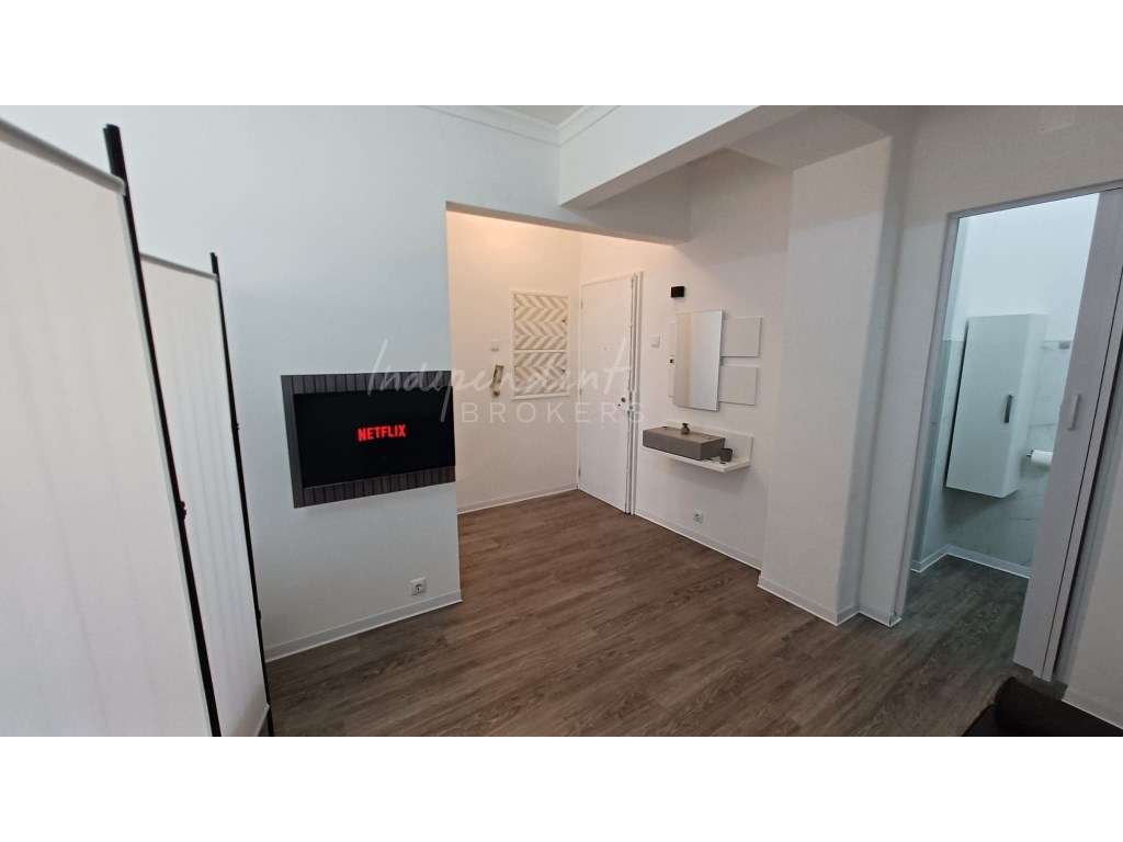 ARRENDAMENTO T0 EM OEIRAS [EQUIPADO E SEMI-MOBILADO] - Grande imagem: 2/37