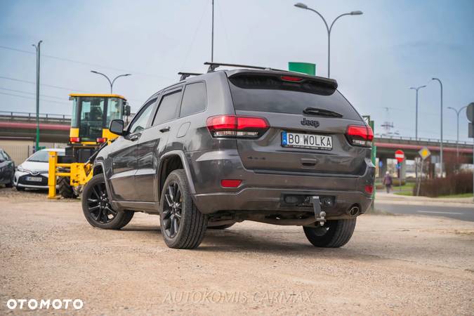 Jeep Grand Cherokee - 11