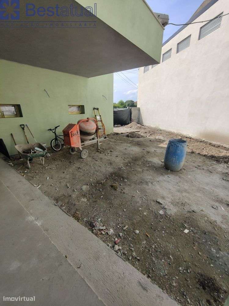 Moradias Bifamiliar - Acab. de Qualidade - Avidos-15