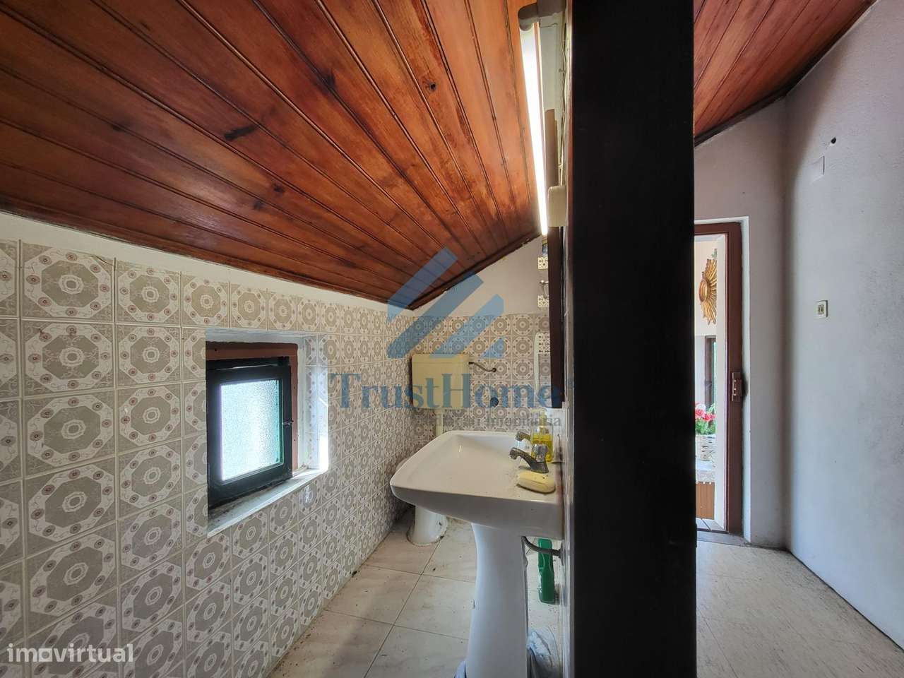 T4 com bastante potencial na Tojeira (Magoito) a 9min da praia...-12