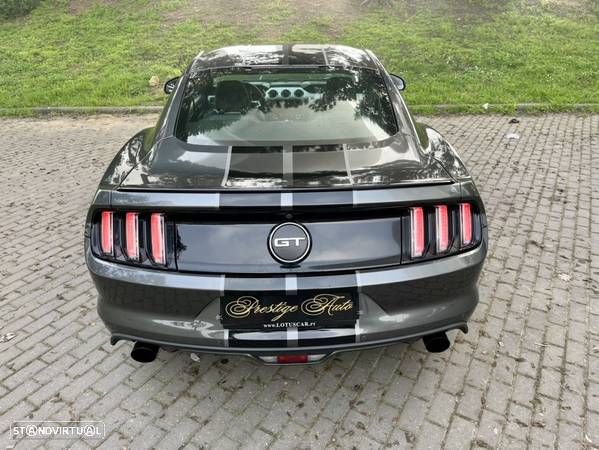 Ford Mustang - 30