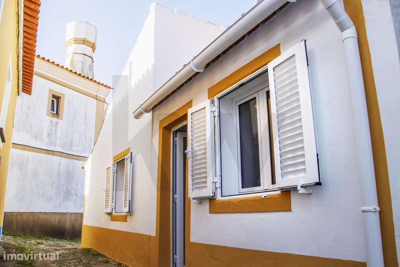 MORADIA T2+1 RENOVADA NO CORAÇÃO DE MONCHIQUE | RUA DE SÃO JOSÉ - Grande imagem: 2/24