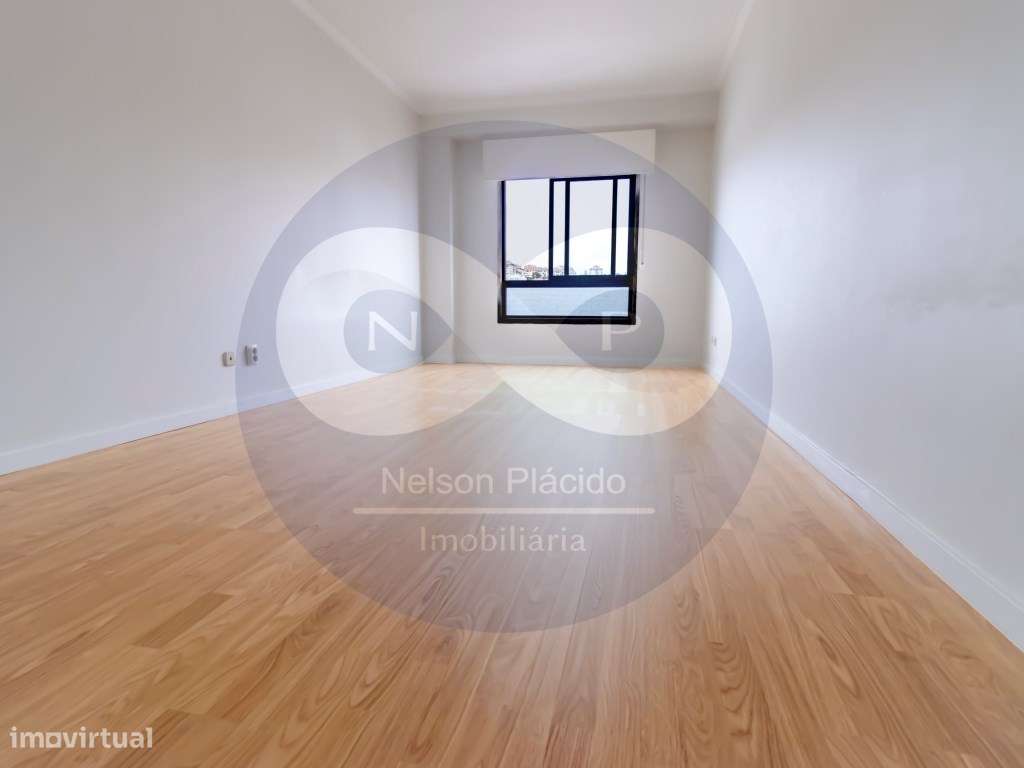 Apartamento T1 com Lareira, excelentes Áreas, na zona central de Ma...-7