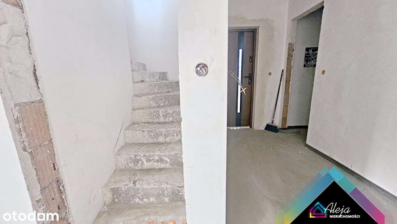 Nowy dom ze świetną komunikacją do centrum.-8