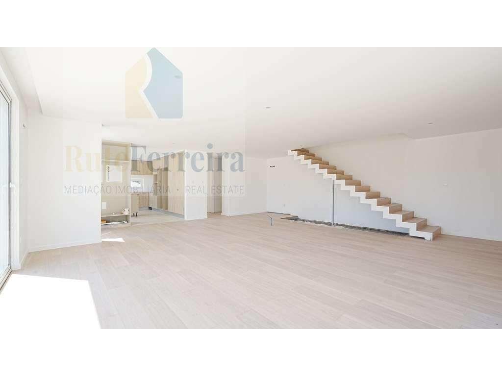 Moradia de design contemporâneo e inovador na Portela da Vila, Torr...-14