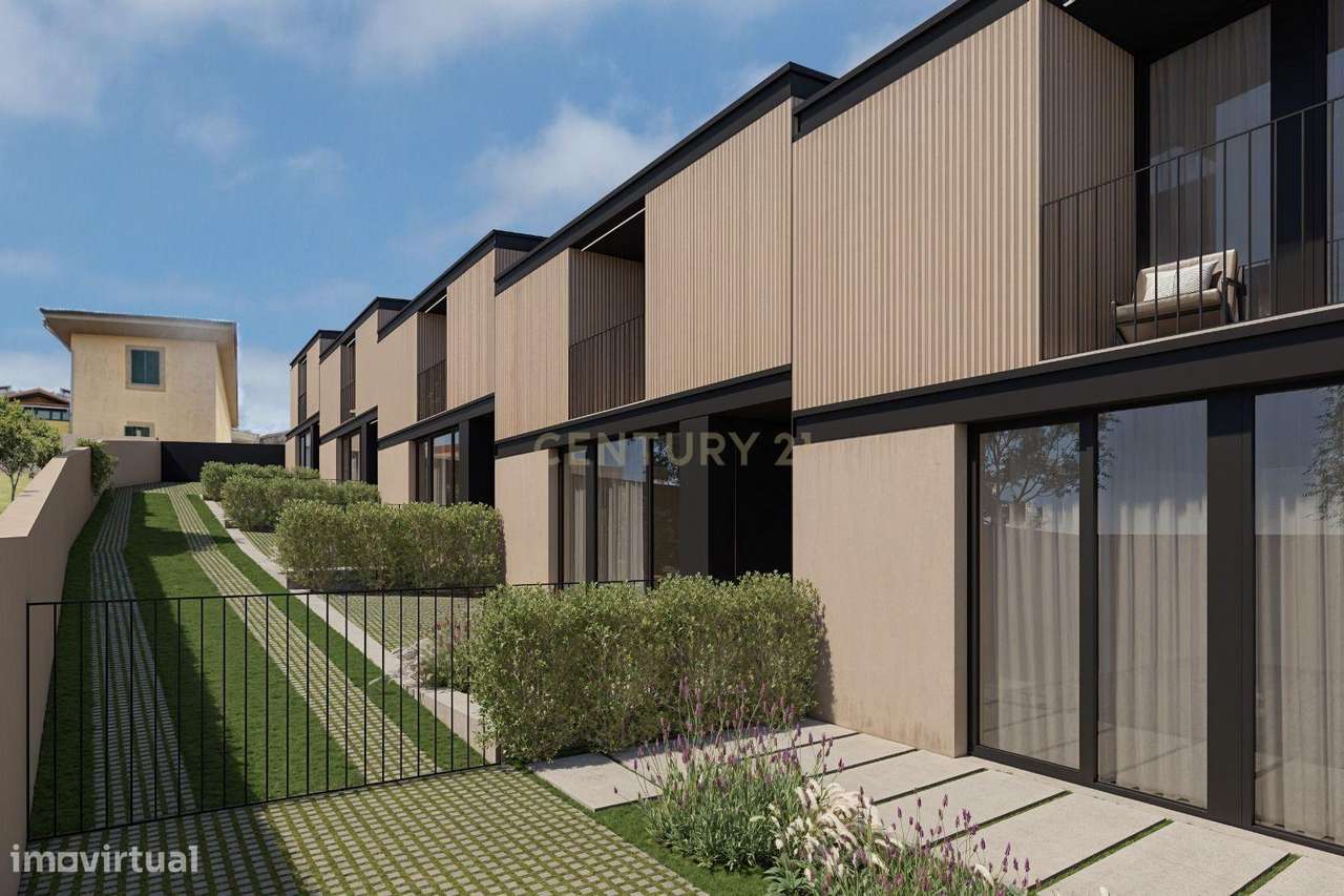 Conjunto de 5 Moradias para Reabilitar com Garagem e Jardim em Localiz - Grande imagem: 5/13