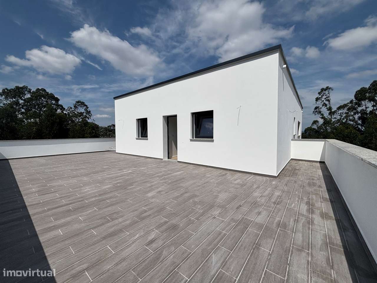 Moradia T4+1/ Terreno / Terraço / Nova / Caxarias-24
