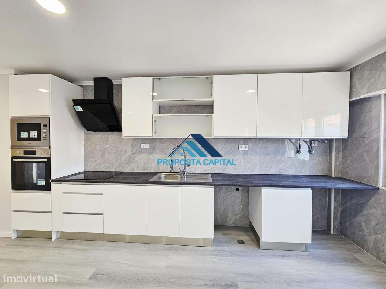 APARTAMENTO T4 REMODELADO CENTRO AMORA-13