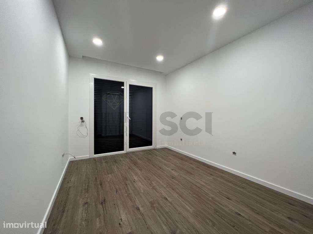 Moradia T5 | Pinhal Conde da Cunha | Piscina - Grande imagem: 4/27