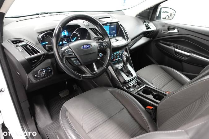 Ford Kuga 2.0 TDCi 4x4 Titanium - 23