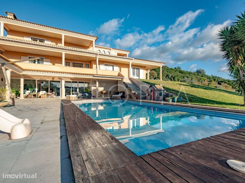 Moradia de Prestígio com Piscina, Campo de Ténis e Terreno Murado d...-12