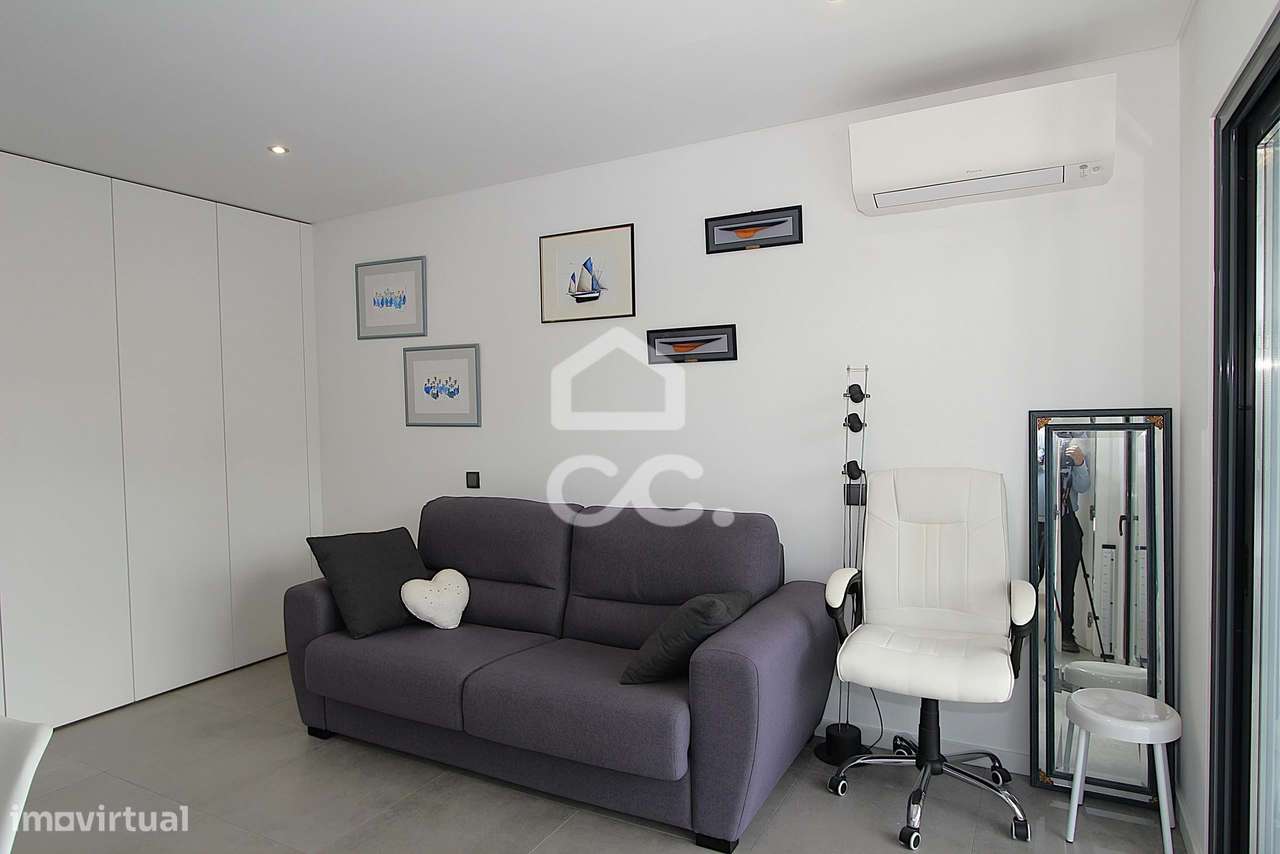 Moradia T3 com piscina, terraço e garagem ampla em Alcantarilha-27