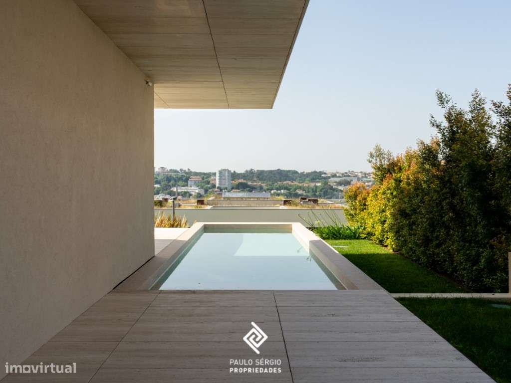 Moradia de Luxo T4 na Quinta Marques Gomes-1