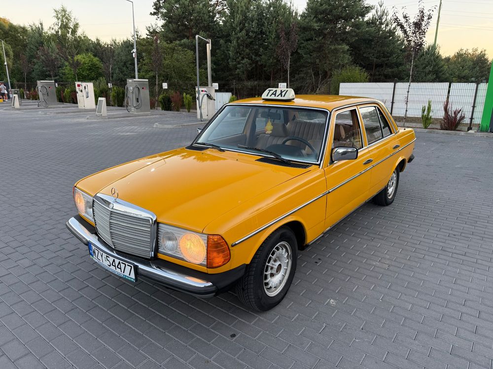 Mercedes-Benz E 1977