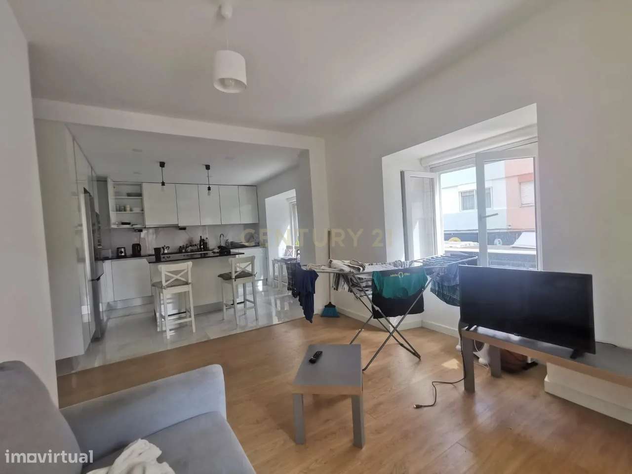 Apartamento T3 convertido em T4, totalmente remodelado, na Estrada de - Grande imagem: 2/16