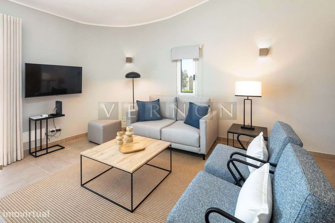 Algarve, Carvoeiro, apartamento T1+1 espaçoso, com piscina e estaciona - Grande imagem: 4/32