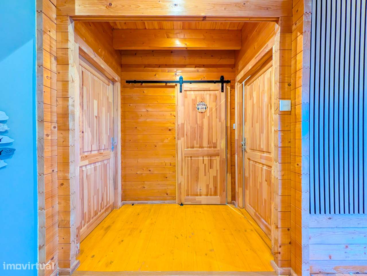 Terreno de 300 m² com moradia T4 em madeira – Charneca de Caparica-23